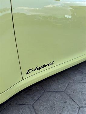 2026 Porsche 911 Carrera 4 GTS