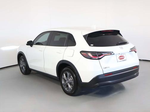 Platinum White Pearl 2026 Honda HR-V