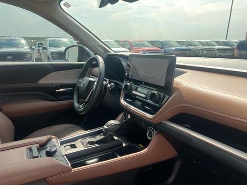2024 Toyota Grand Highlander Platinum