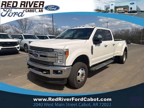White Platinum Tri-Coat Metallic 2017 Ford F-350 Lariat Super Duty