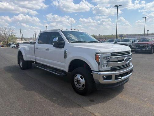 White Platinum Tri-Coat Metallic 2017 Ford F-350 Lariat Super Duty