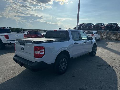 SPACE WHITE METALLIC 2025 Ford Maverick XLT