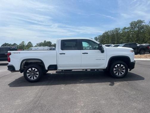 2022 Chevrolet Silverado 2500 Custom