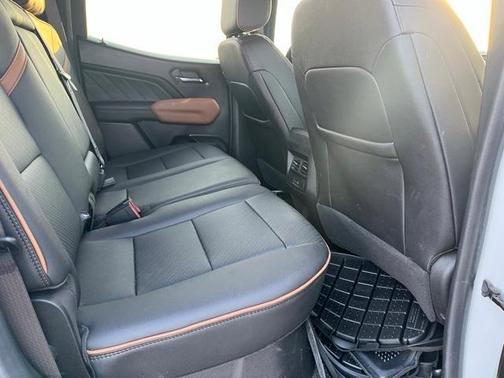 2023 GMC Canyon AT4