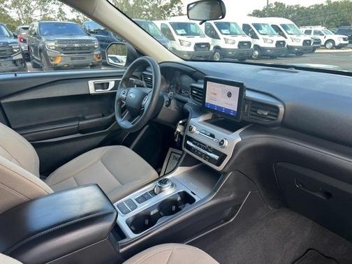2024 Ford Explorer Base