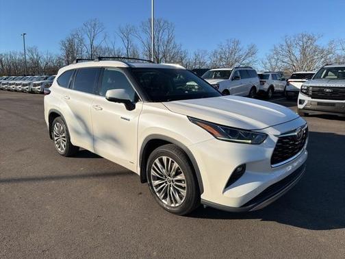 2021 Toyota Highlander Hybrid Platinum