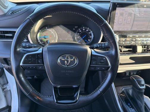 2021 Toyota Highlander Hybrid Platinum