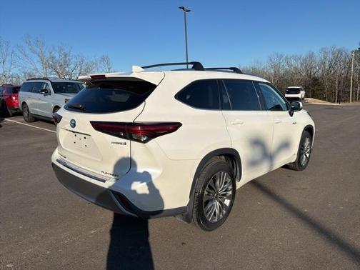2021 Toyota Highlander Hybrid Platinum