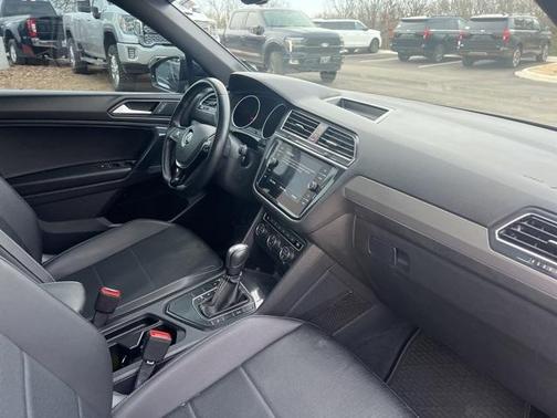 2021 Volkswagen Tiguan 2.0T SE R-Line Black