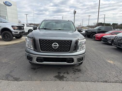 2019 Nissan Titan SV