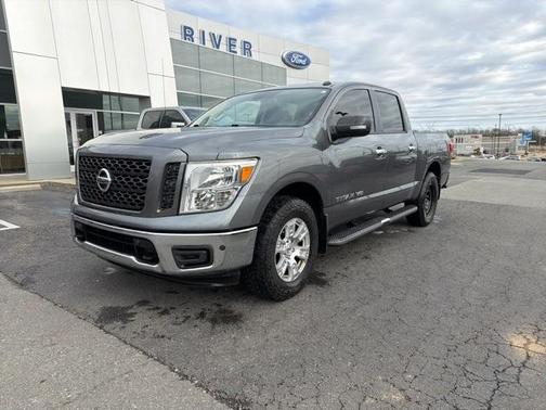 2019 Nissan Titan SV