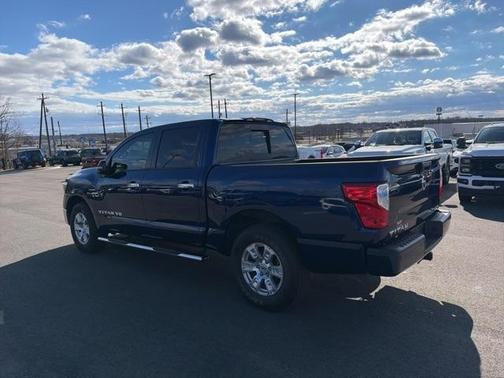 2019 Nissan Titan SV