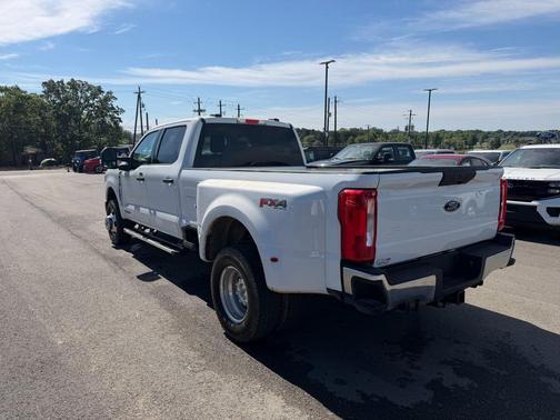 Oxford White 2025 Ford F-350 XLT