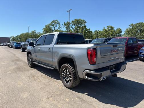 Sterling 2024 GMC Sierra 1500 AT4