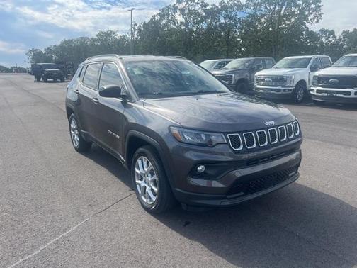 2023 Jeep Compass Latitude Lux