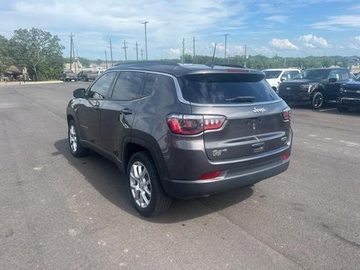 2023 Jeep Compass Latitude Lux