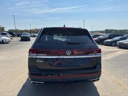 Deep Black Pearl Effect 2025 Volkswagen Atlas 2.0T SEL PREMIUM R-LINE
