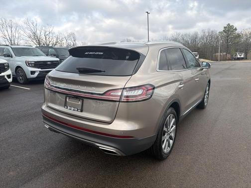 2019 Lincoln Nautilus Select