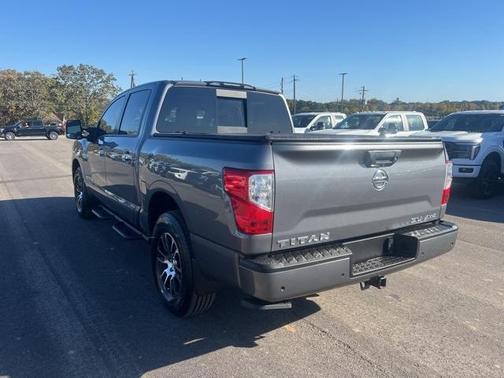 2021 Nissan Titan SV