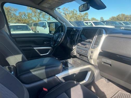 2021 Nissan Titan SV