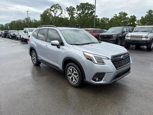 Ice Silver Metallic 2024 Subaru Forester Premium