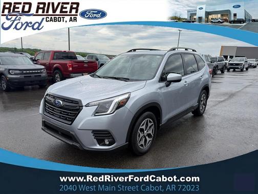 Ice Silver Metallic 2024 Subaru Forester Premium