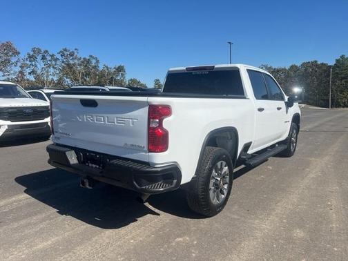 2024 Chevrolet Silverado 2500 Custom
