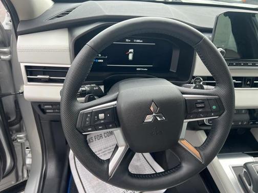 2023 Mitsubishi Outlander PHEV SEL