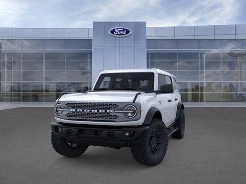 Oxford White 2026 Ford Bronco Badlands