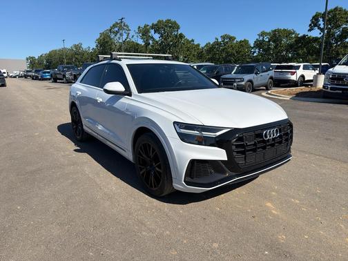 Glacier White Metallic 2022 Audi Q8 55 Premium Plus