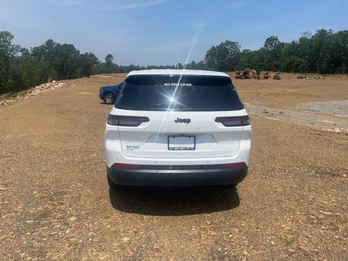 2024 Jeep Grand Cherokee L Laredo
