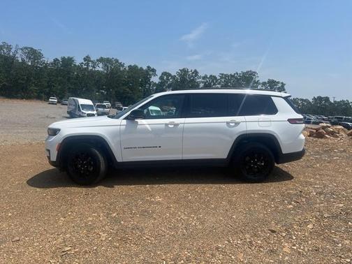 2024 Jeep Grand Cherokee L Laredo