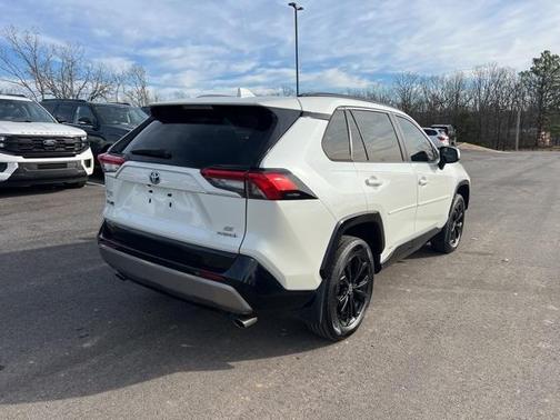 2022 Toyota RAV4 Hybrid SE