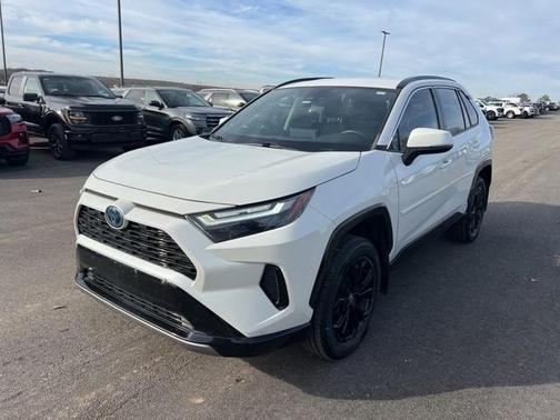 2022 Toyota RAV4 Hybrid SE