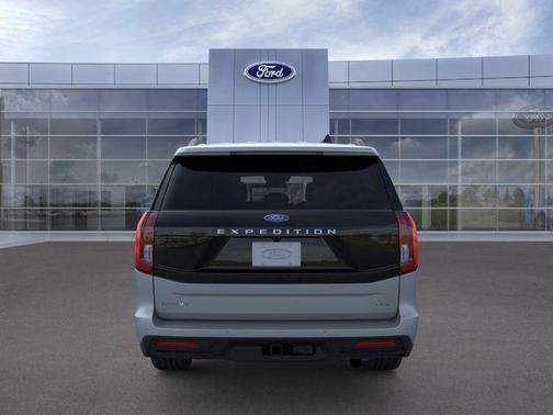Glacier Gray Metallic 2026 Ford Expedition Max Active