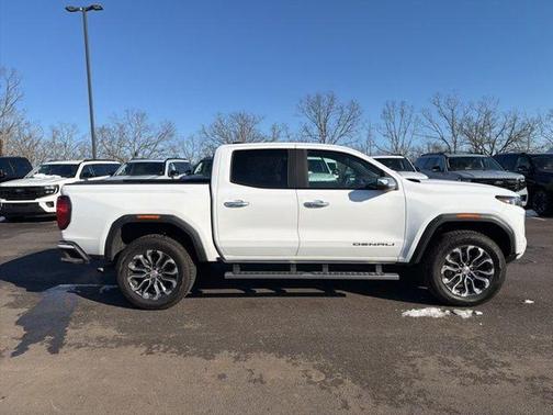 2025 GMC Canyon Denali