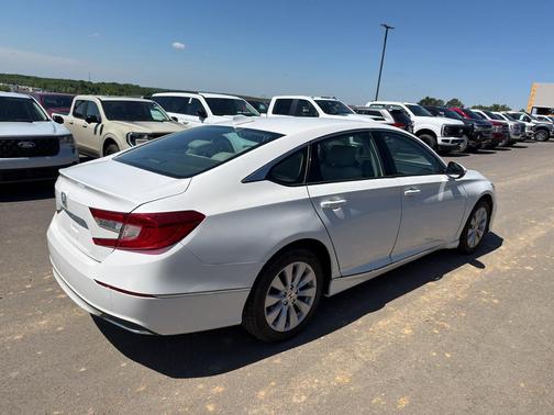Platinum White Pearl 2019 Honda Accord EX-L