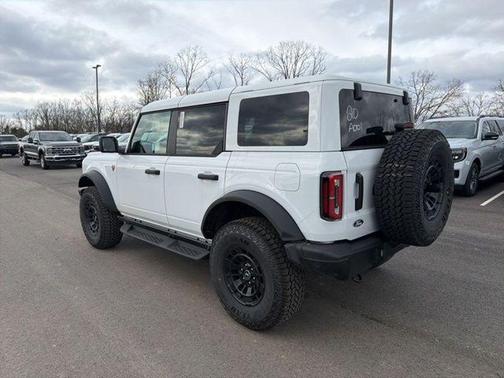 Oxford White 2026 Ford Bronco Badlands