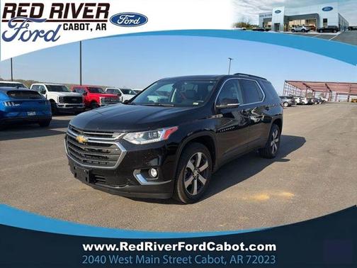 Mosaic Black Metallic 2021 Chevrolet Traverse LT Leather