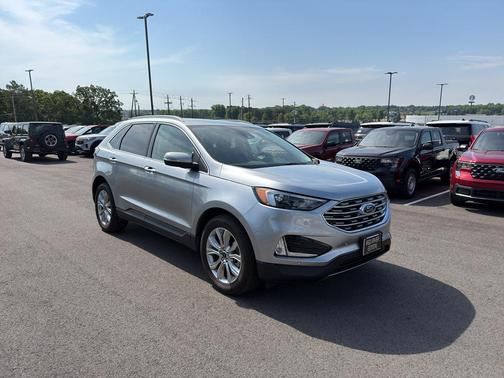 Iconic Silver Metallic 2024 Ford Edge Titanium