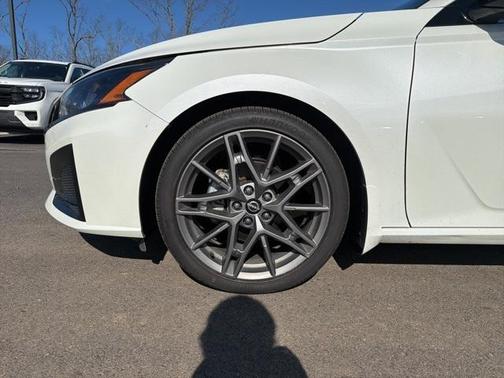 2023 Nissan Altima 2.0 SR