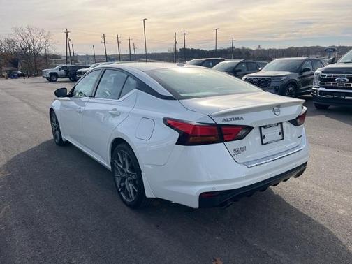 2023 Nissan Altima 2.0 SR