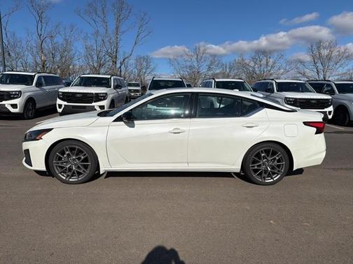 2023 Nissan Altima 2.0 SR