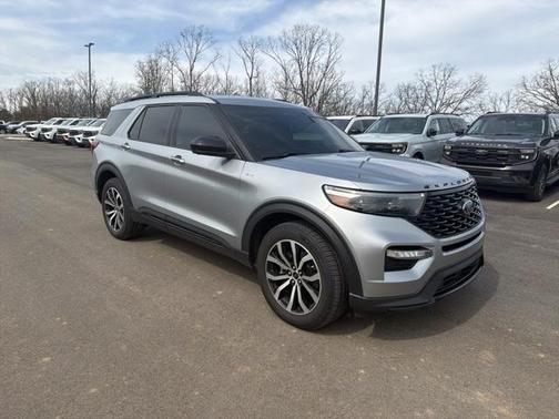 2023 Ford Explorer ST-Line
