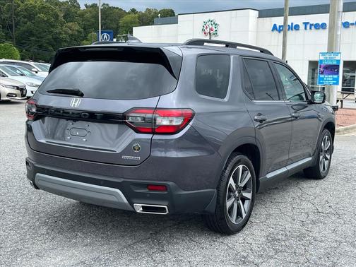 2025 Honda Pilot Touring 8-Passenger