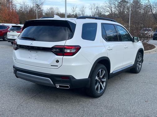 2025 Honda Pilot Touring 8-Passenger
