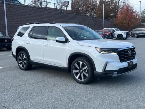 2025 Honda Pilot Touring 8-Passenger