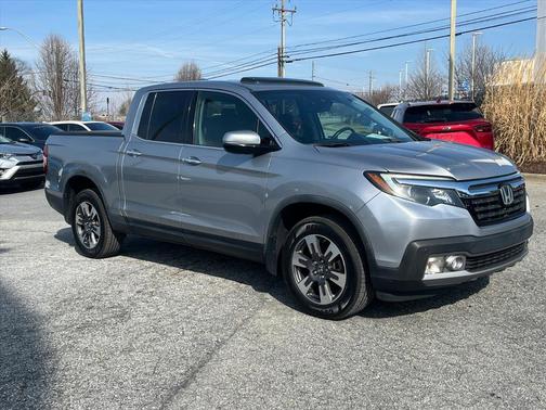 Lunar Silver Metallic 2018 Honda Ridgeline Truck