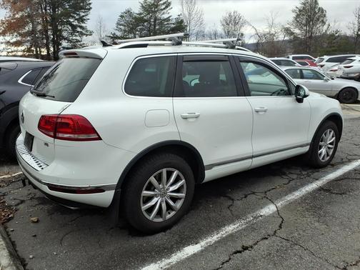2016 Volkswagen Touareg VR6 Sport