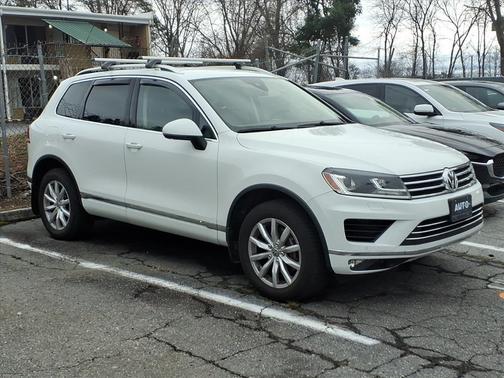 2016 Volkswagen Touareg VR6 Sport